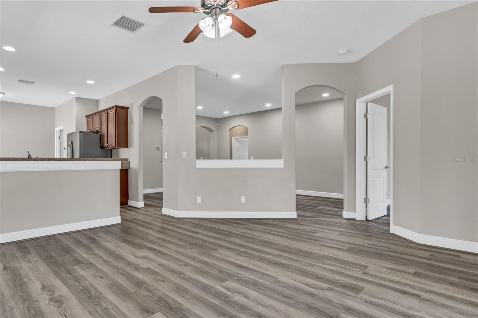 Image 9 of 34 For 12319 Rose Haven Boulevard