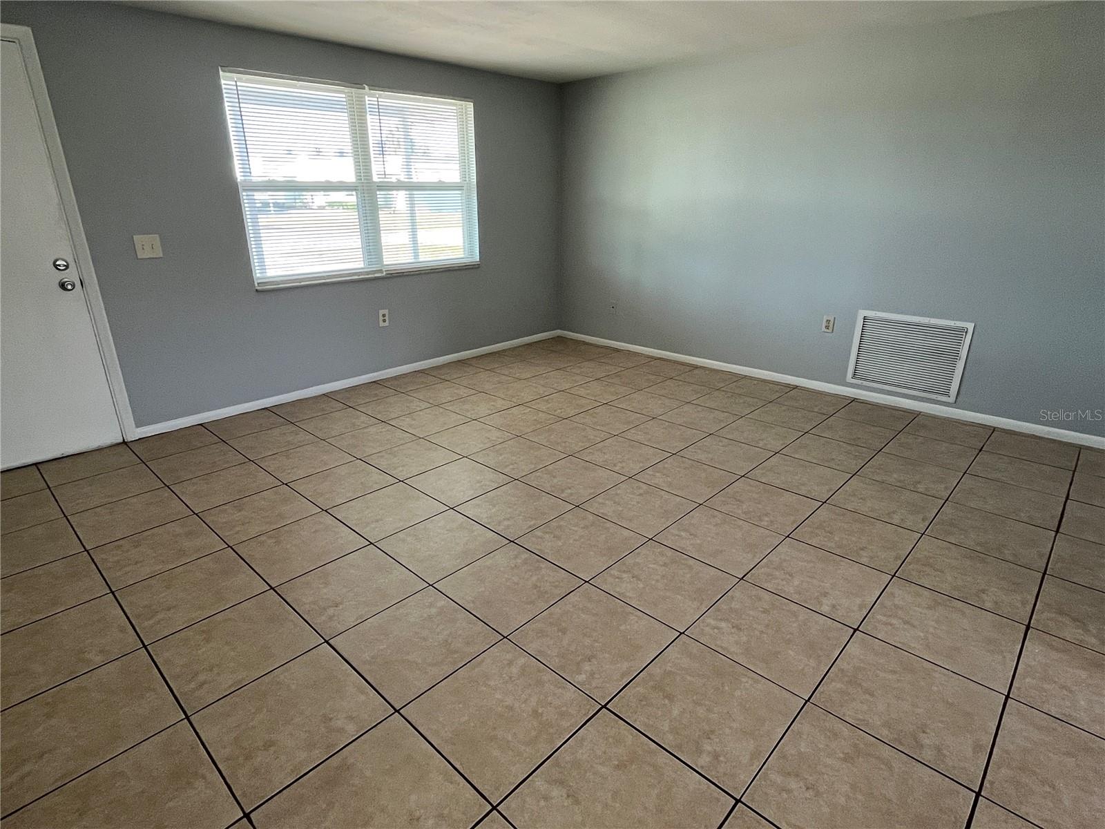 Image 4 of 5 For 5404 Palm Drive