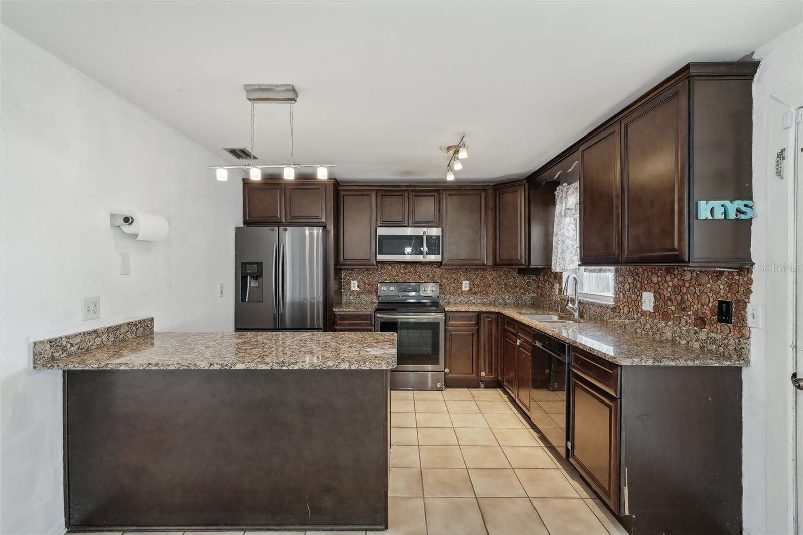 Image 14 of 70 For 503 Holt Circle