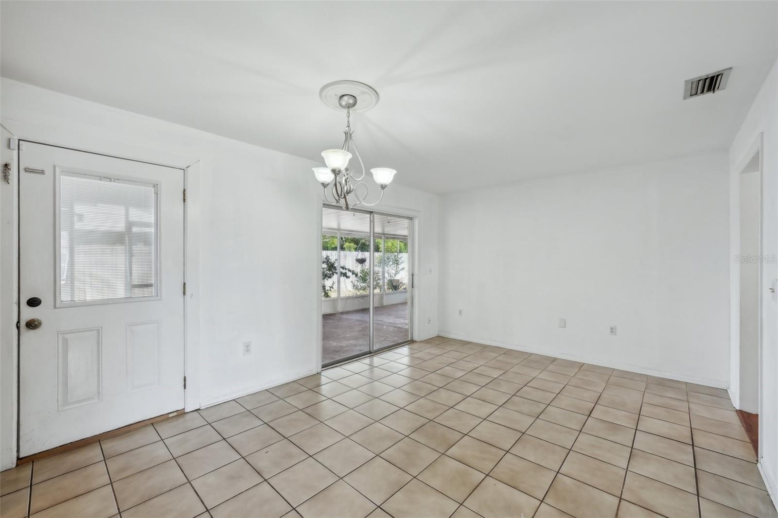 Image 22 of 70 For 503 Holt Circle