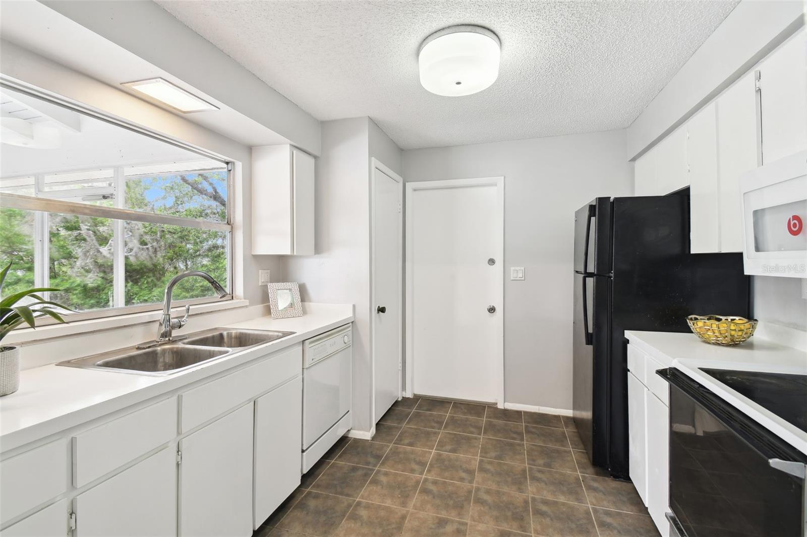 Image 28 of 48 For 11409 Spring Hill Drive