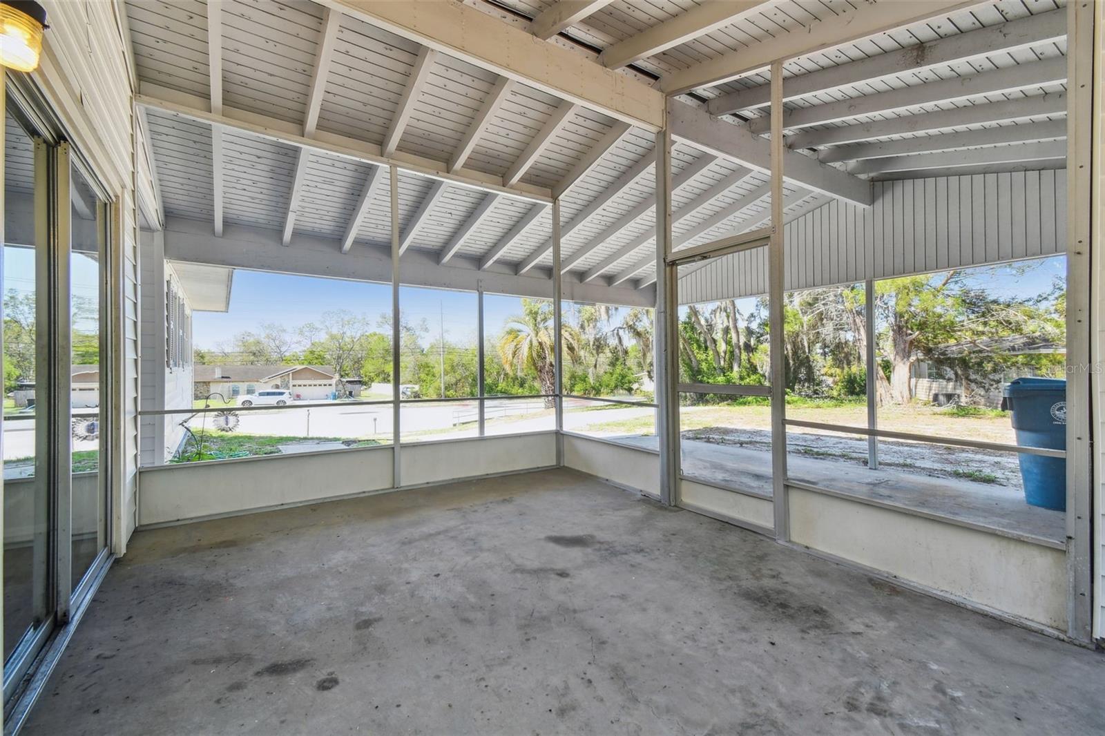 Image 8 of 48 For 11409 Spring Hill Drive