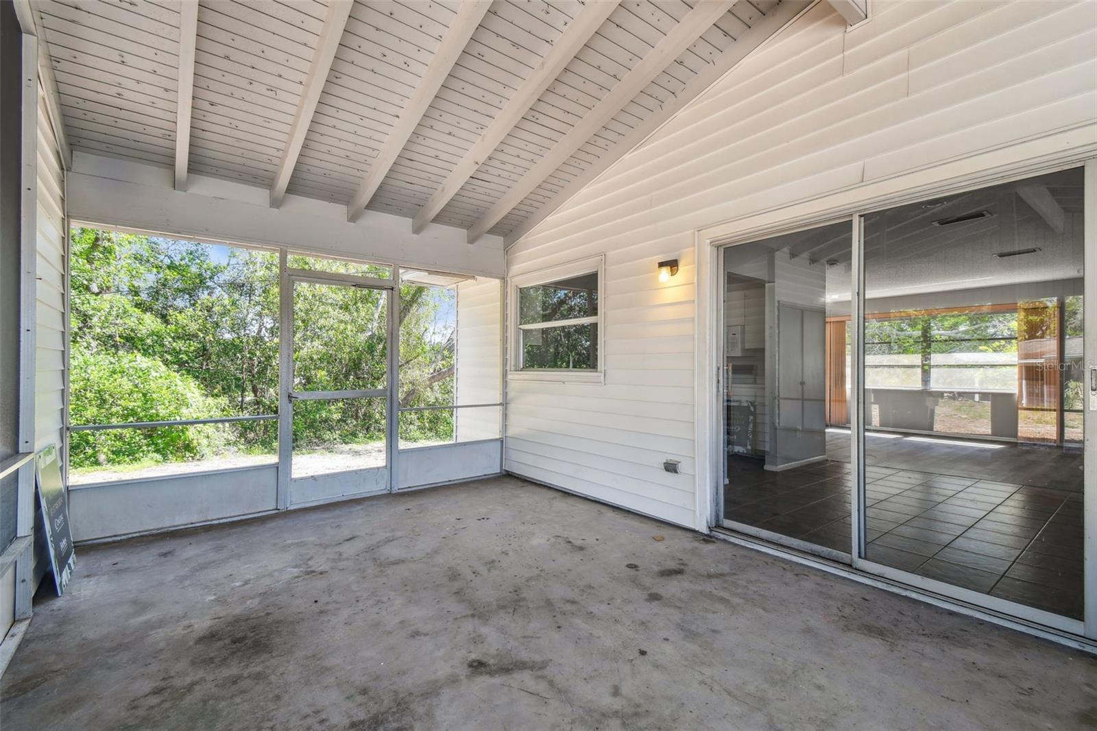 Image 9 of 48 For 11409 Spring Hill Drive