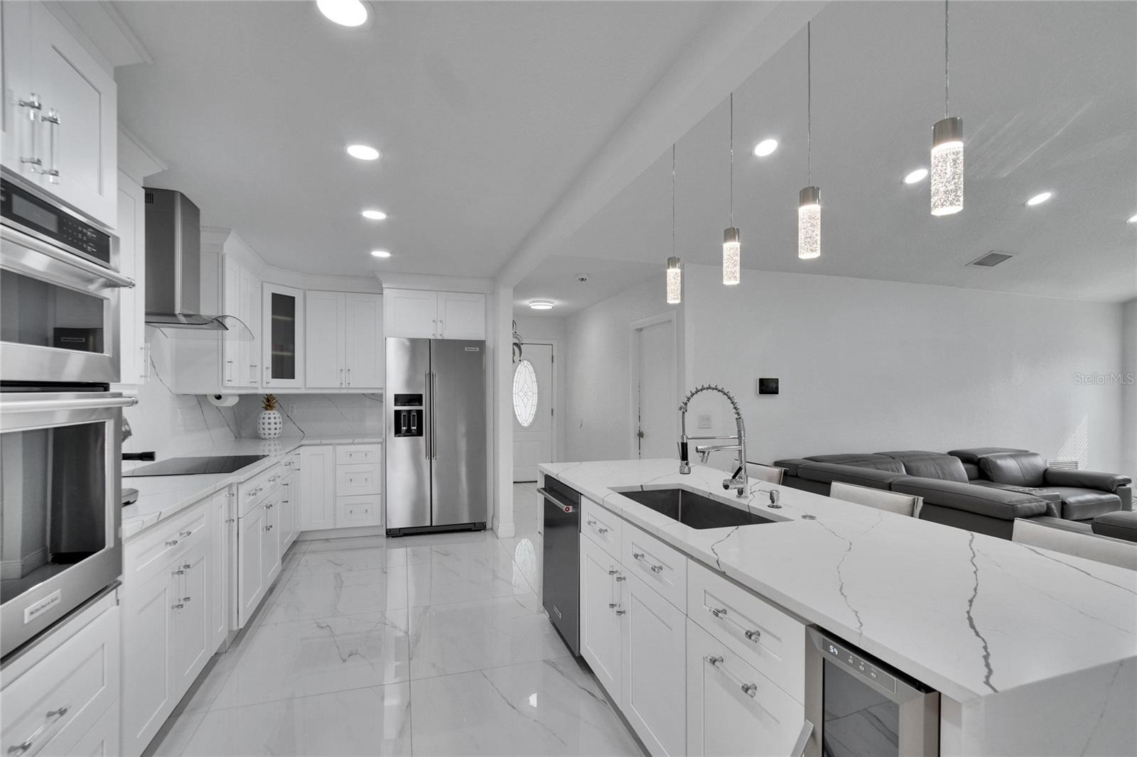 Image 14 of 64 For 728 Camrose Drive