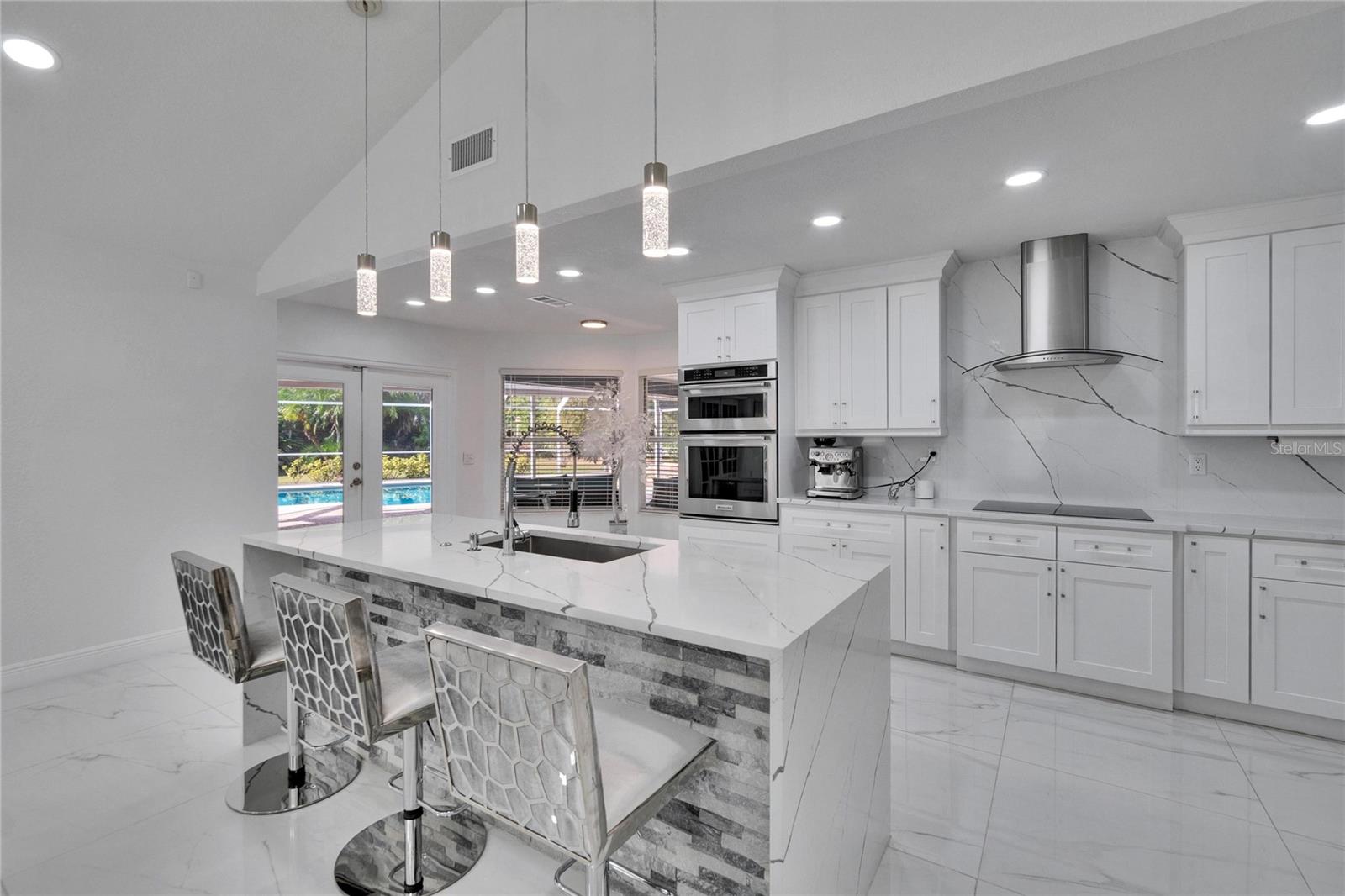 Image 17 of 64 For 728 Camrose Drive