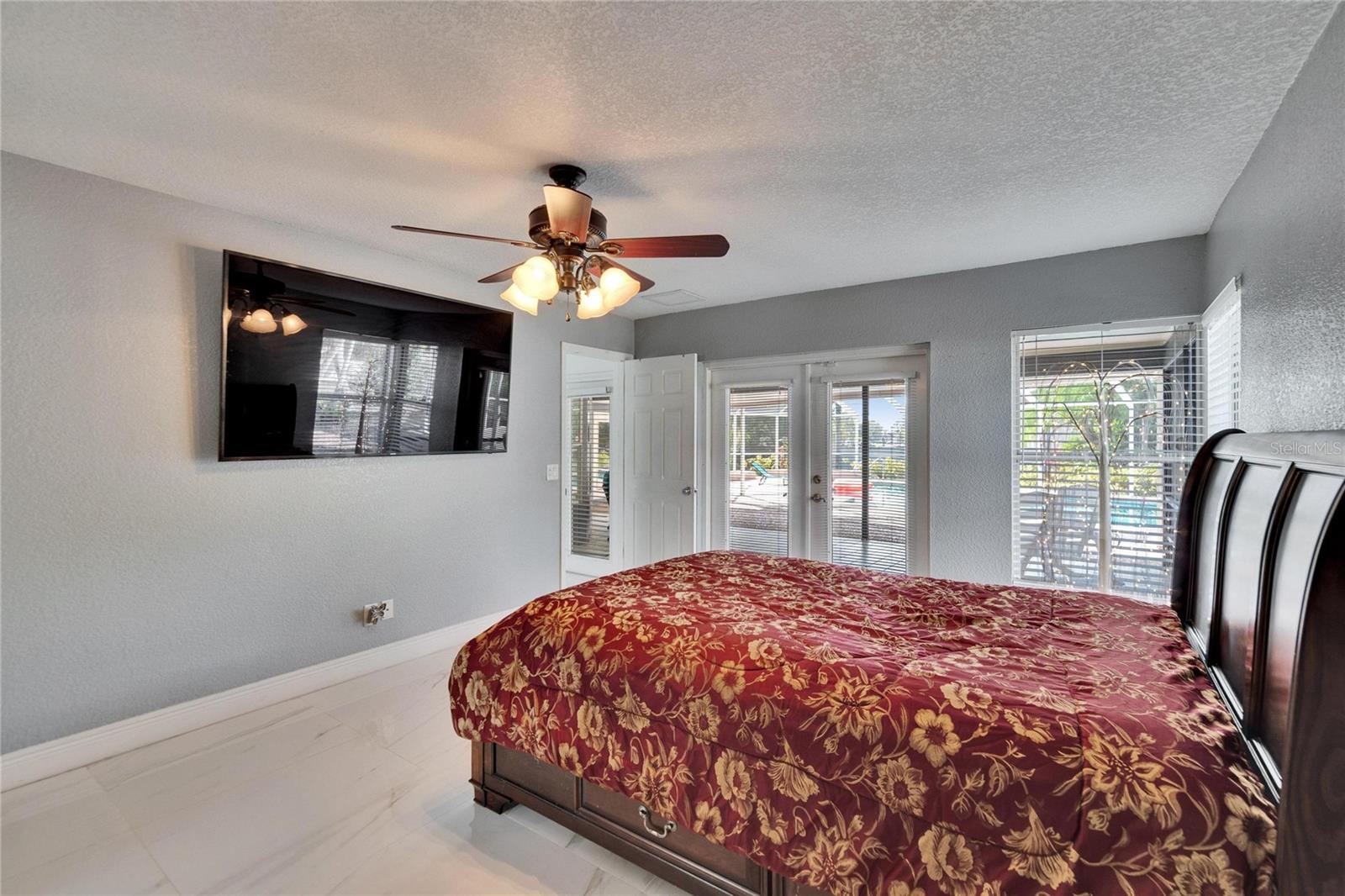 Image 27 of 64 For 728 Camrose Drive