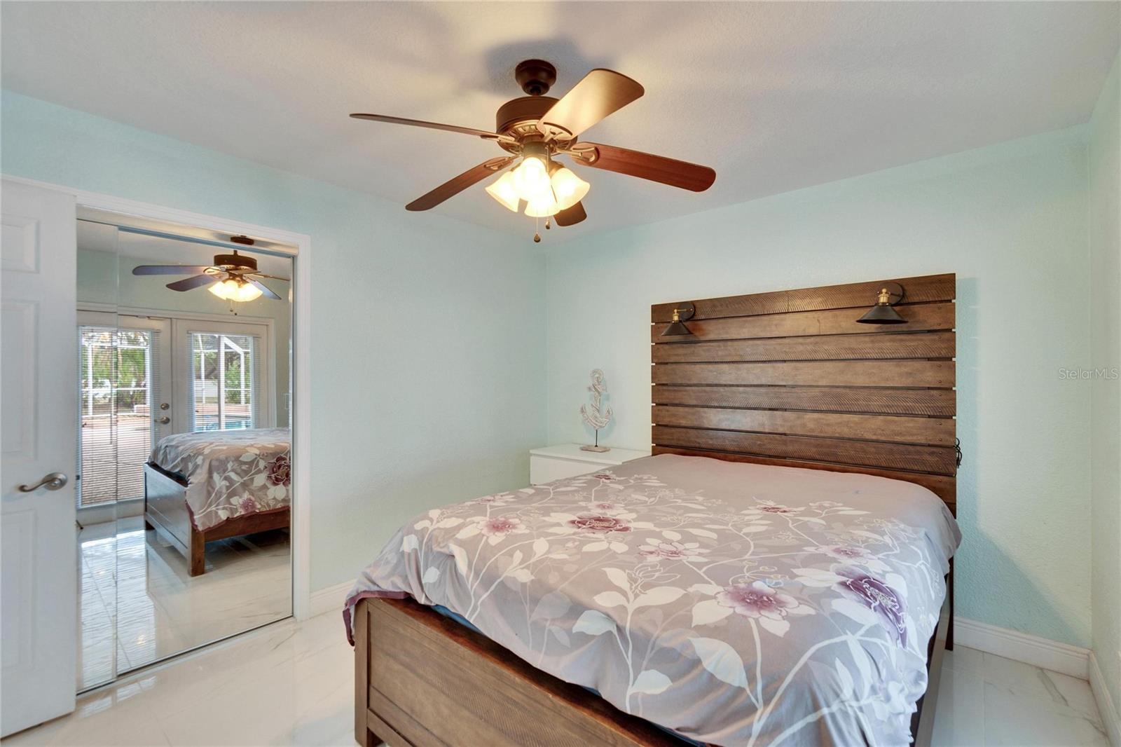 Image 33 of 64 For 728 Camrose Drive