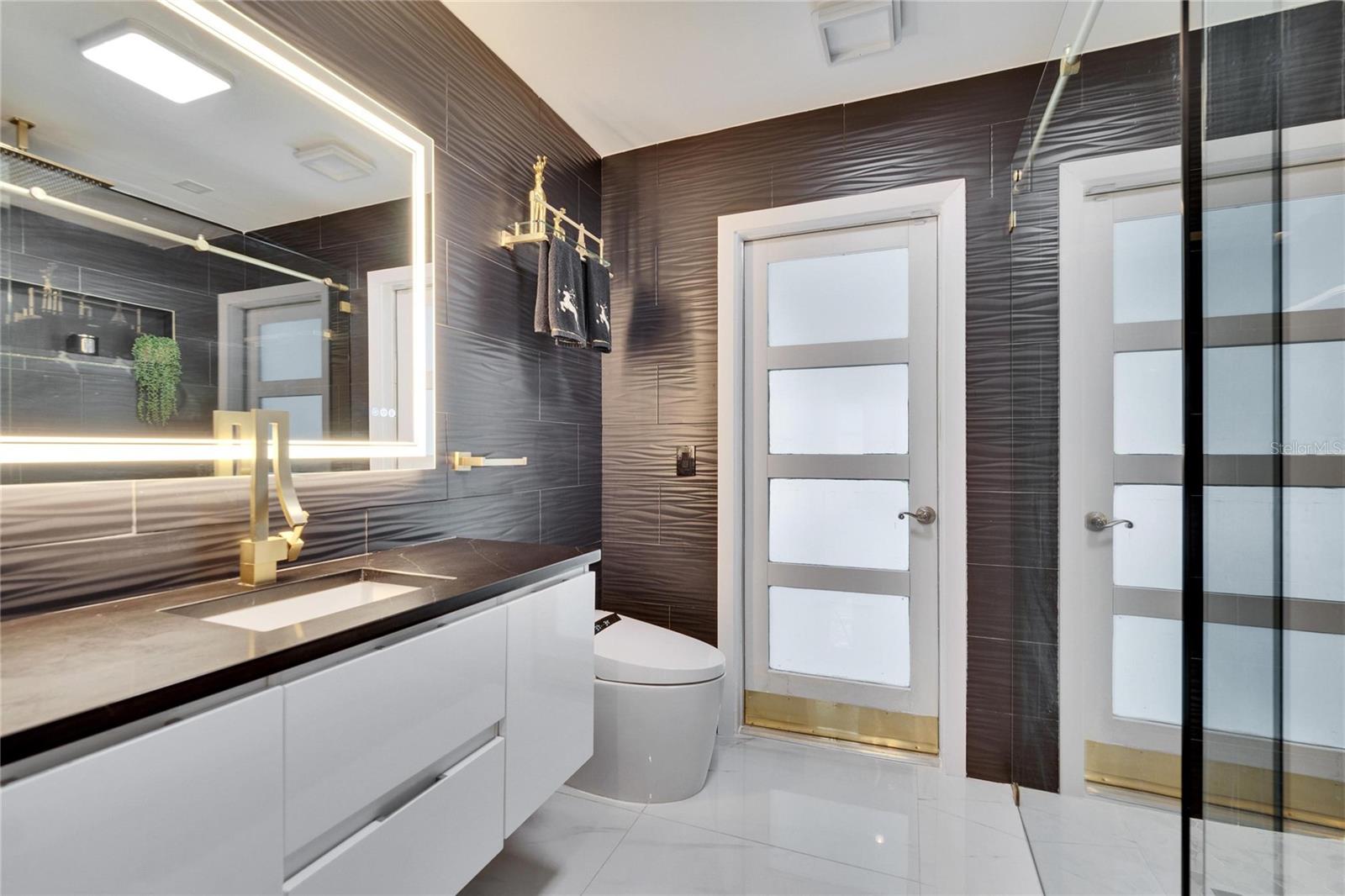Image 35 of 64 For 728 Camrose Drive