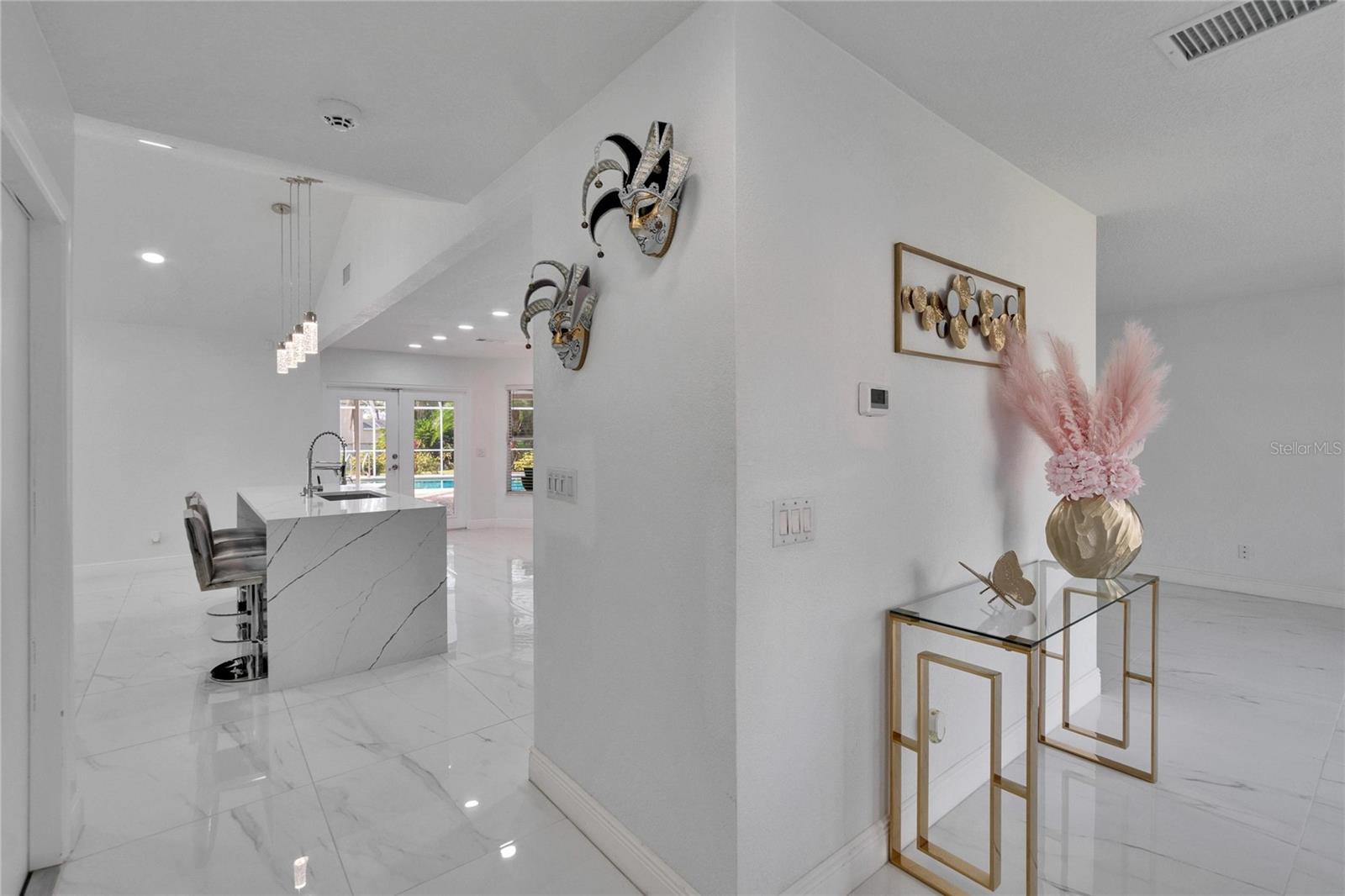 Image 6 of 64 For 728 Camrose Drive