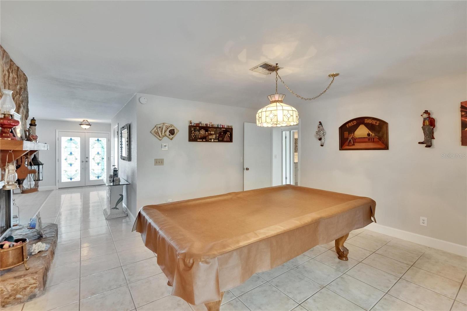 Listing photo id 33 for 6530 Manila Palm Way
