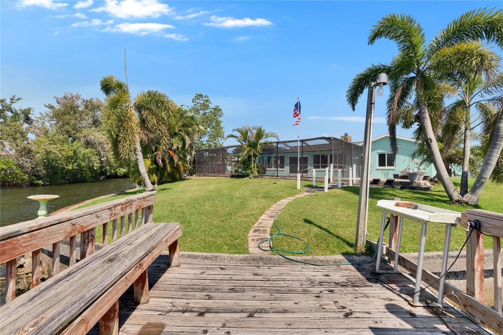 Listing photo id 62 for 6530 Manila Palm Way