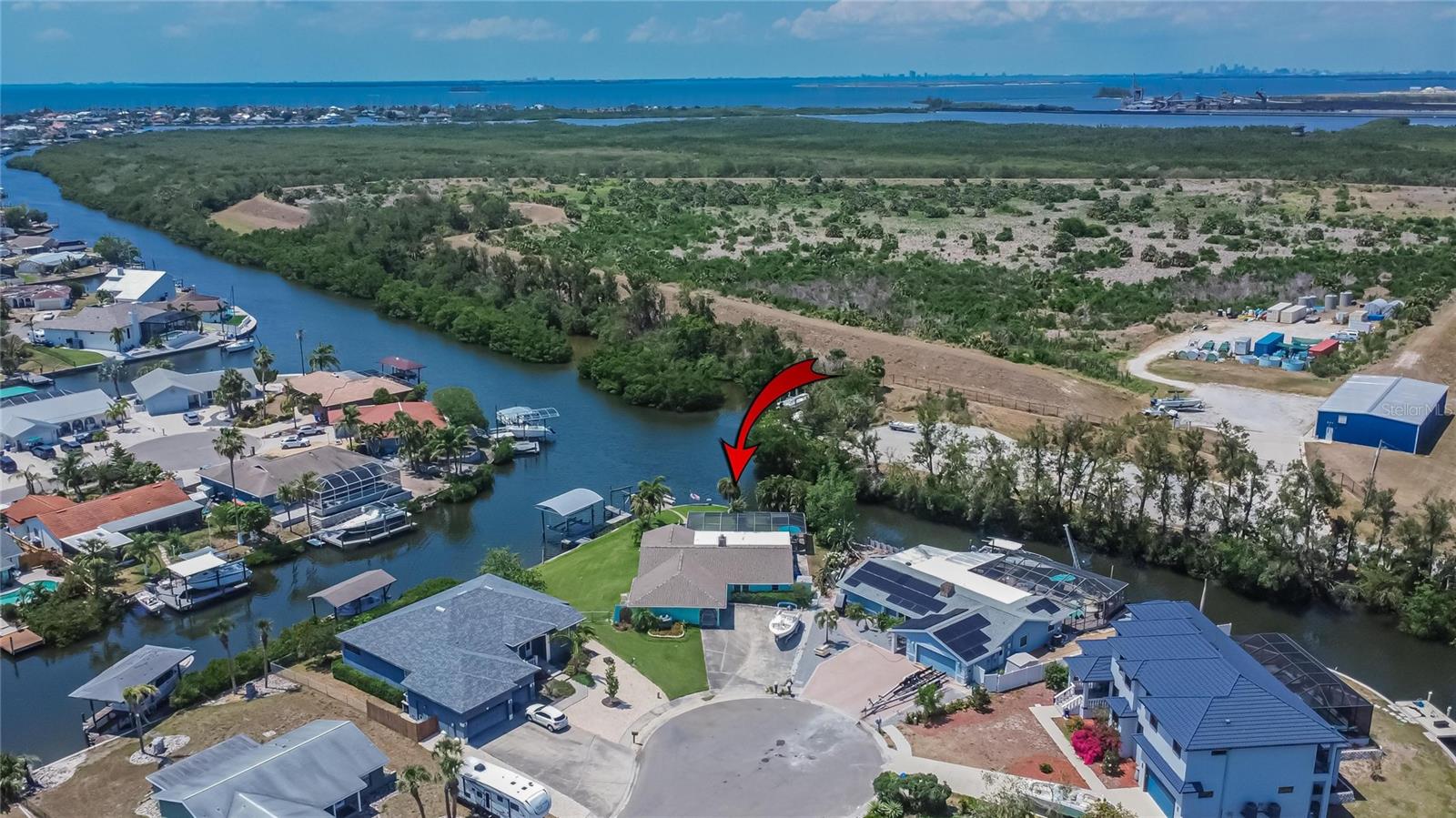 Listing photo id 71 for 6530 Manila Palm Way