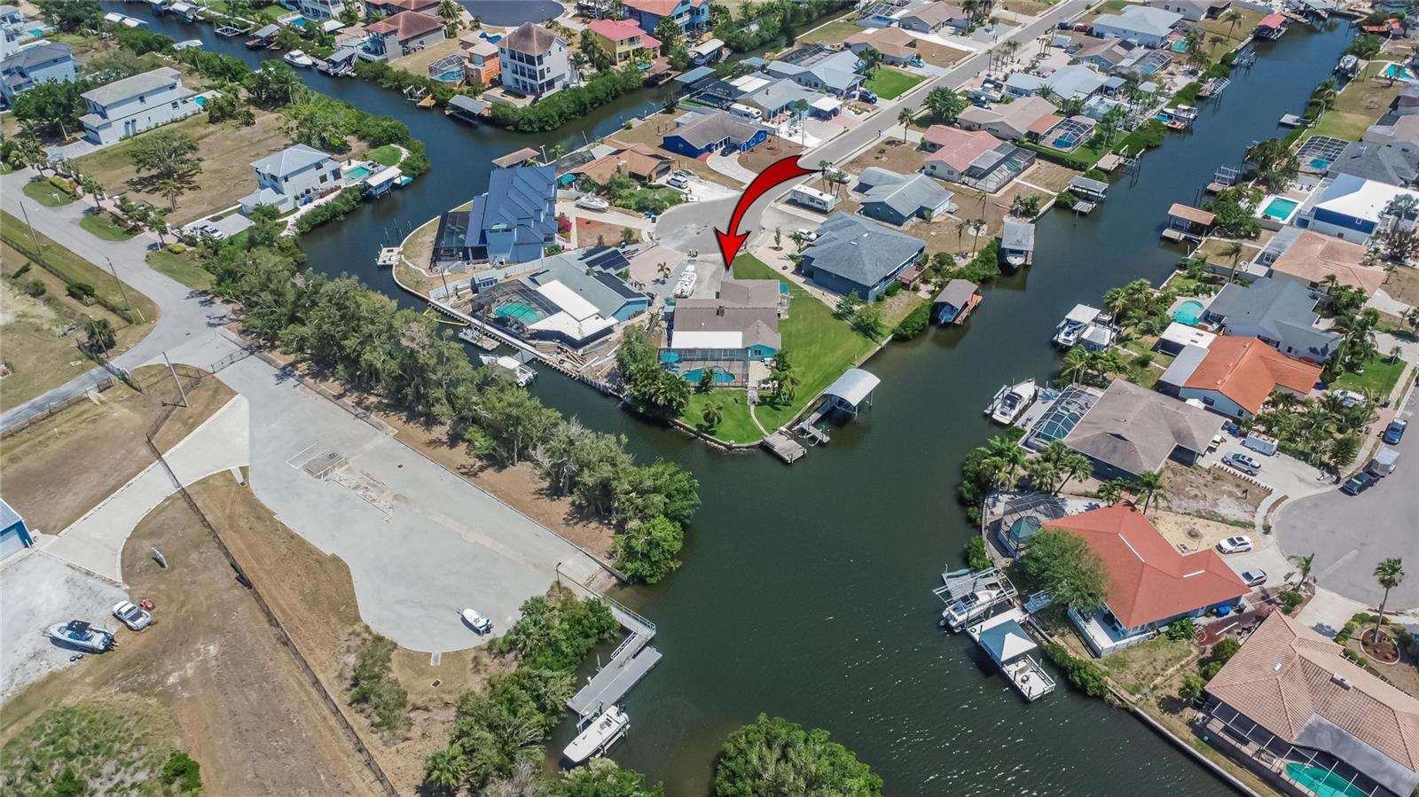 Listing photo id 83 for 6530 Manila Palm Way