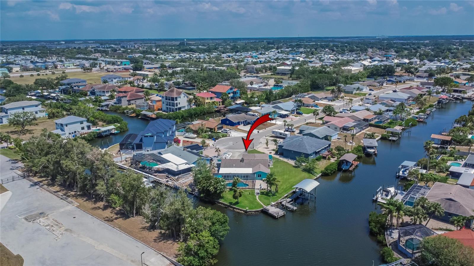 Listing photo id 85 for 6530 Manila Palm Way