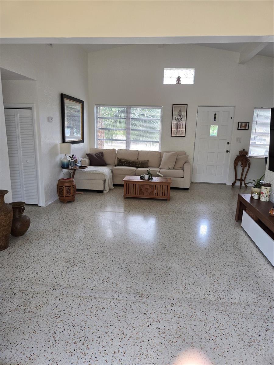 Image 4 of 18 For 6347 13th Avenue N