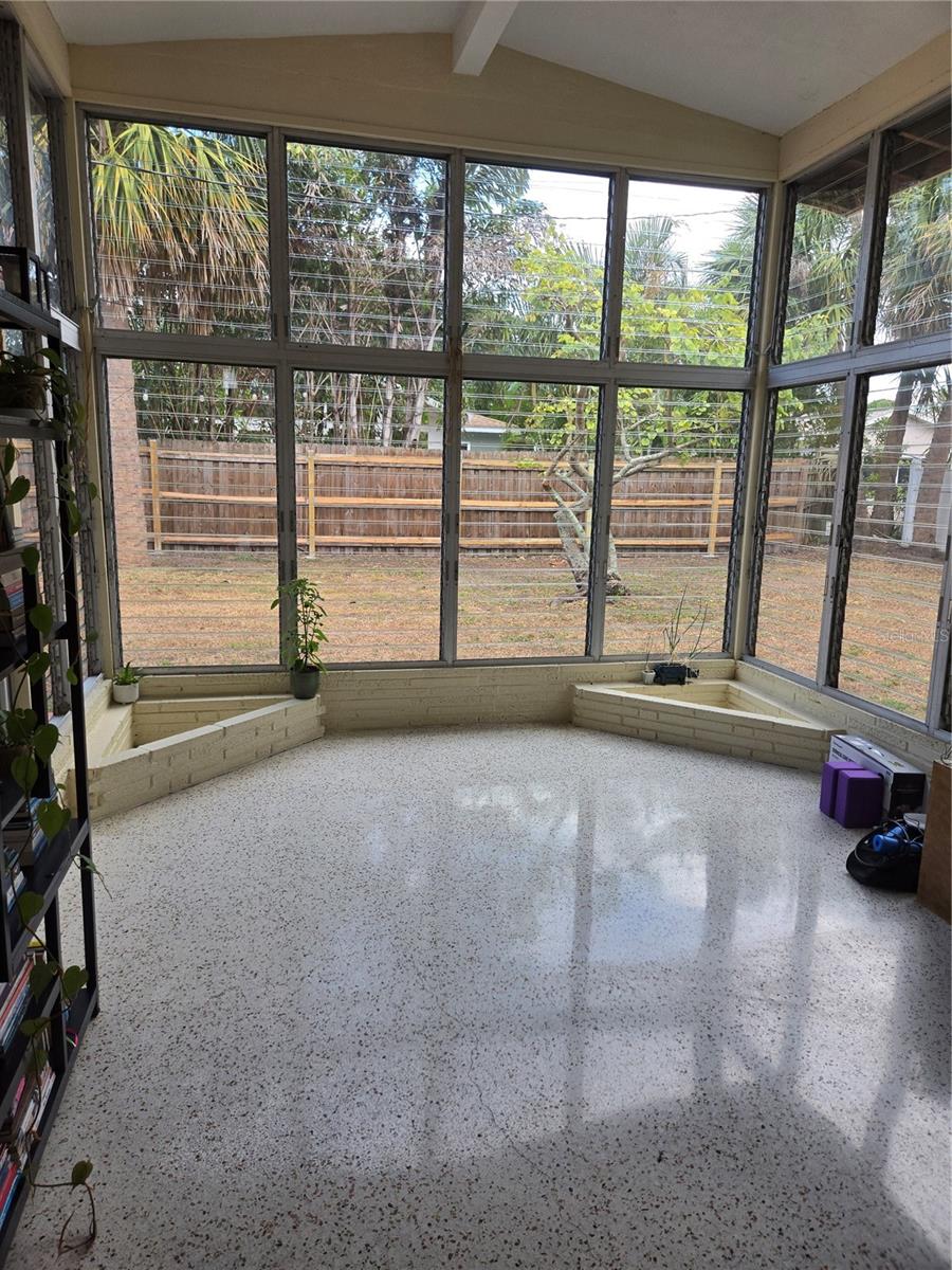 Image 9 of 18 For 6347 13th Avenue N