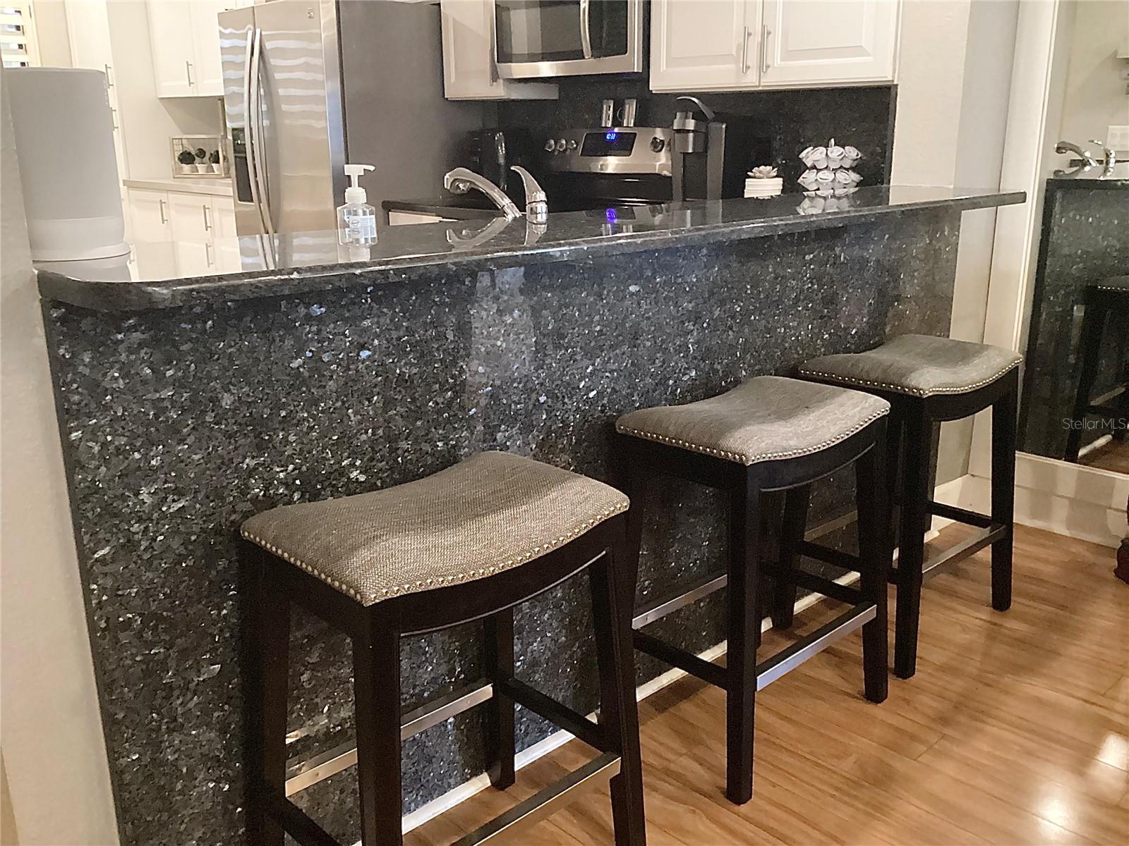 Listing photo id 11 for 120 1st Street E 104