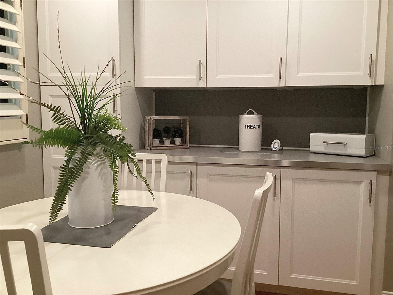 Listing photo id 17 for 120 1st Street E 104