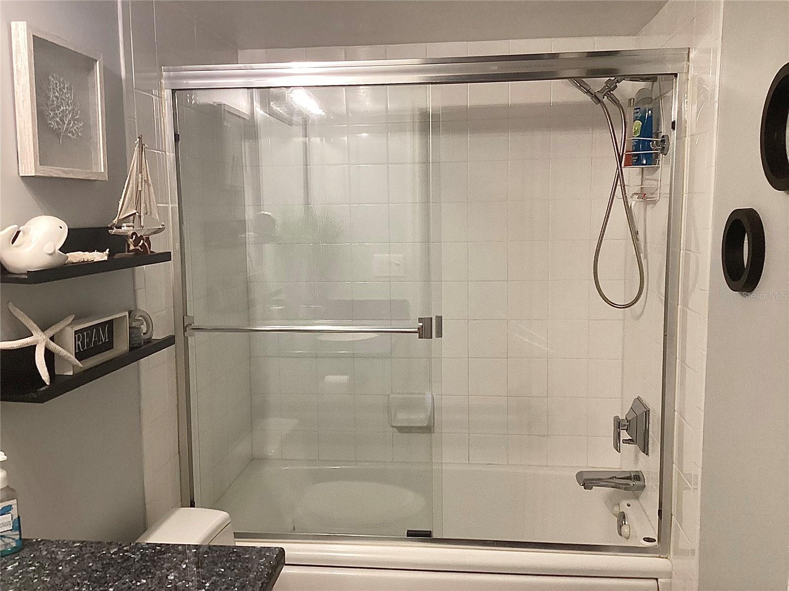 Listing photo id 25 for 120 1st Street E 104