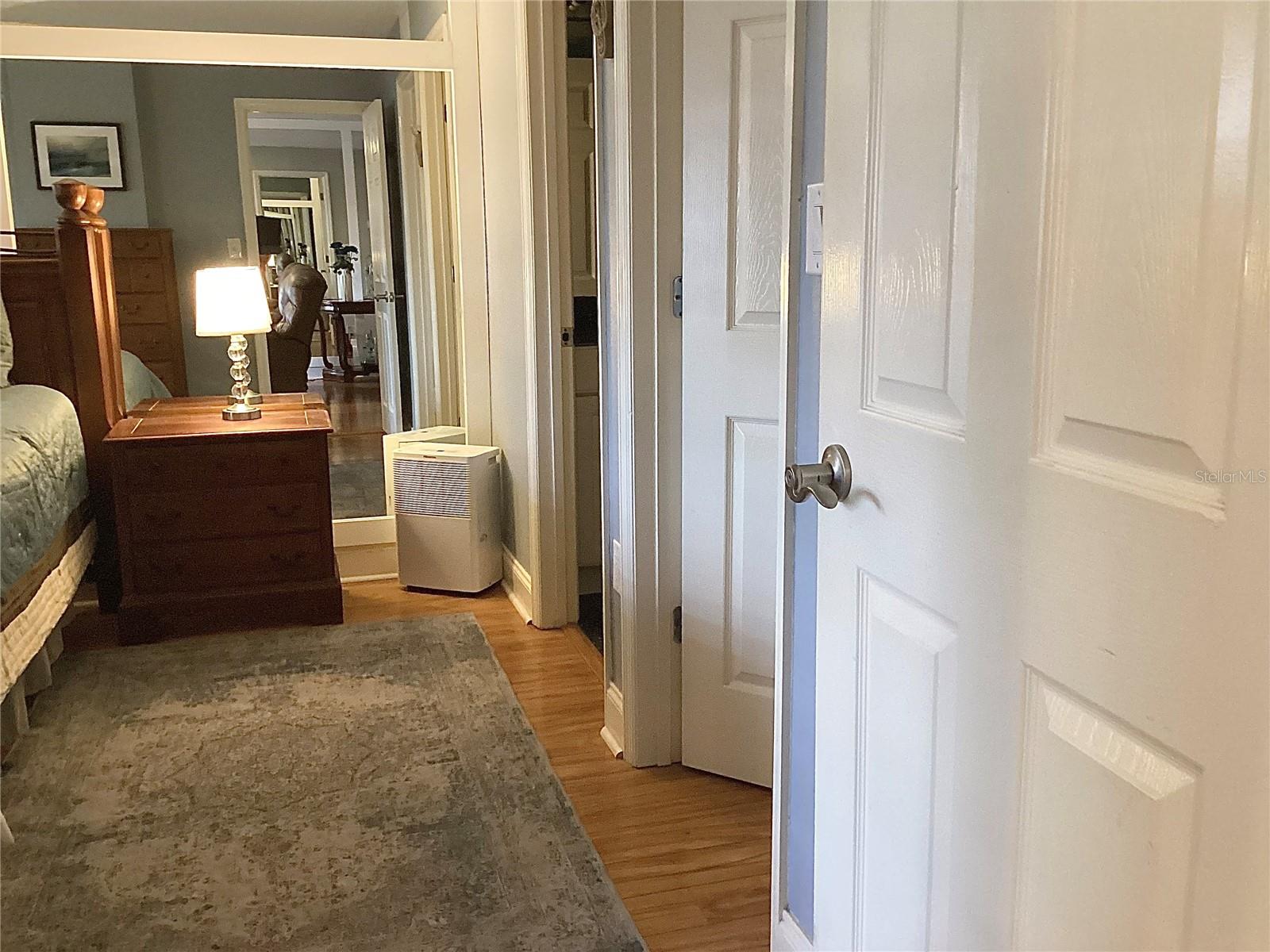 Listing photo id 32 for 120 1st Street E 104