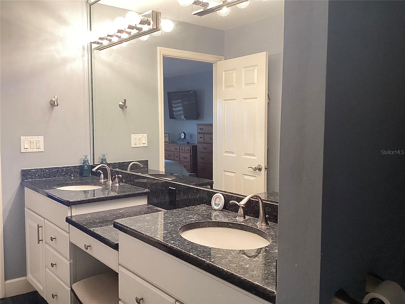Listing photo id 35 for 120 1st Street E 104