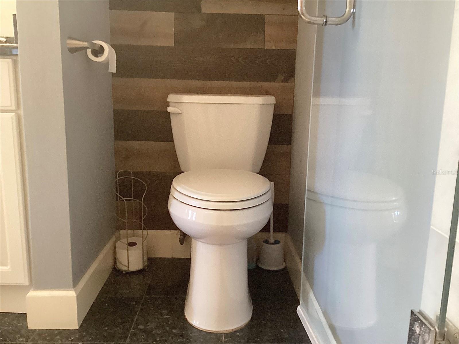 Listing photo id 37 for 120 1st Street E 104