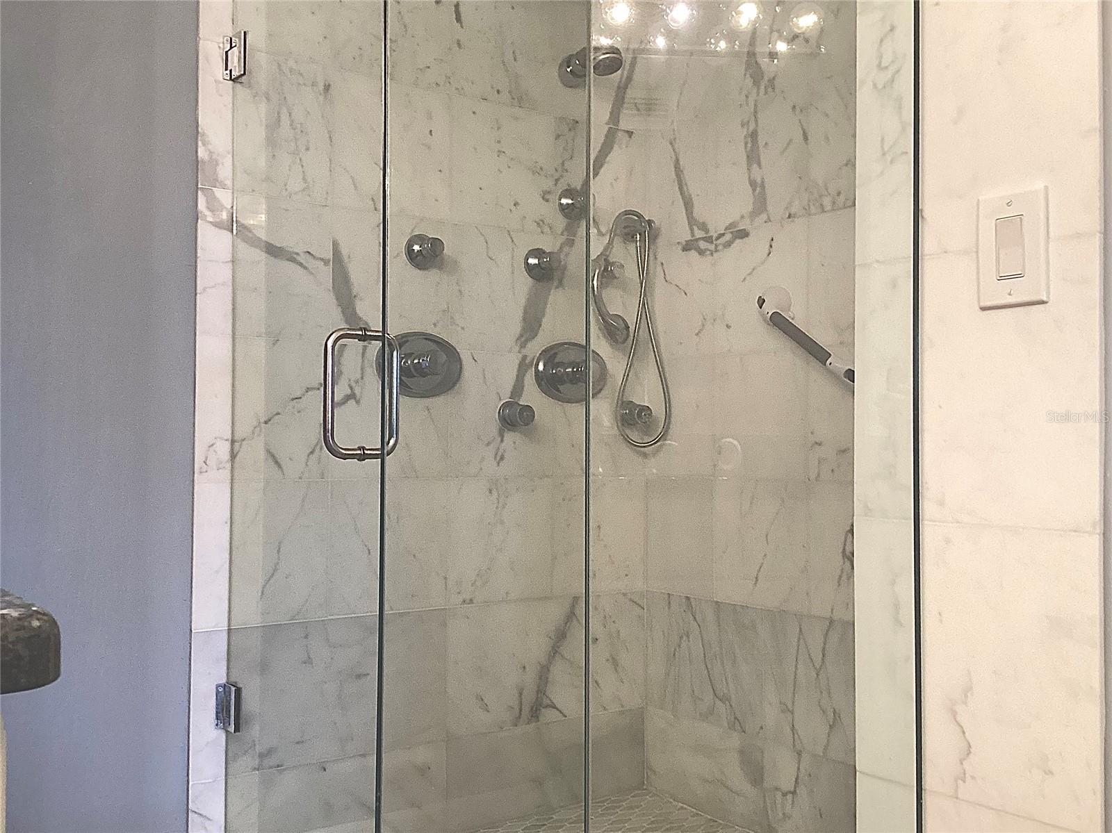 Listing photo id 39 for 120 1st Street E 104