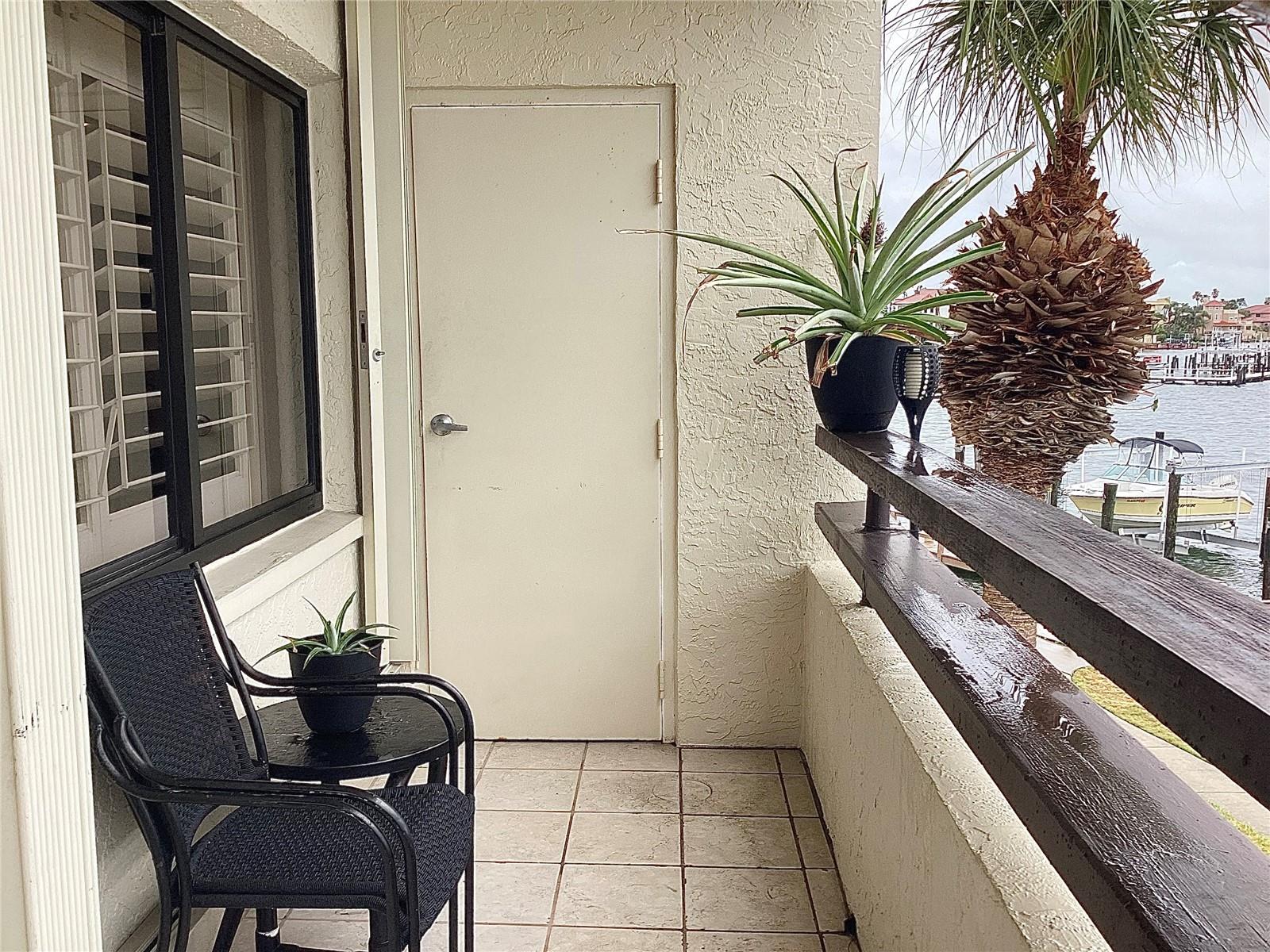 Listing photo id 55 for 120 1st Street E 104