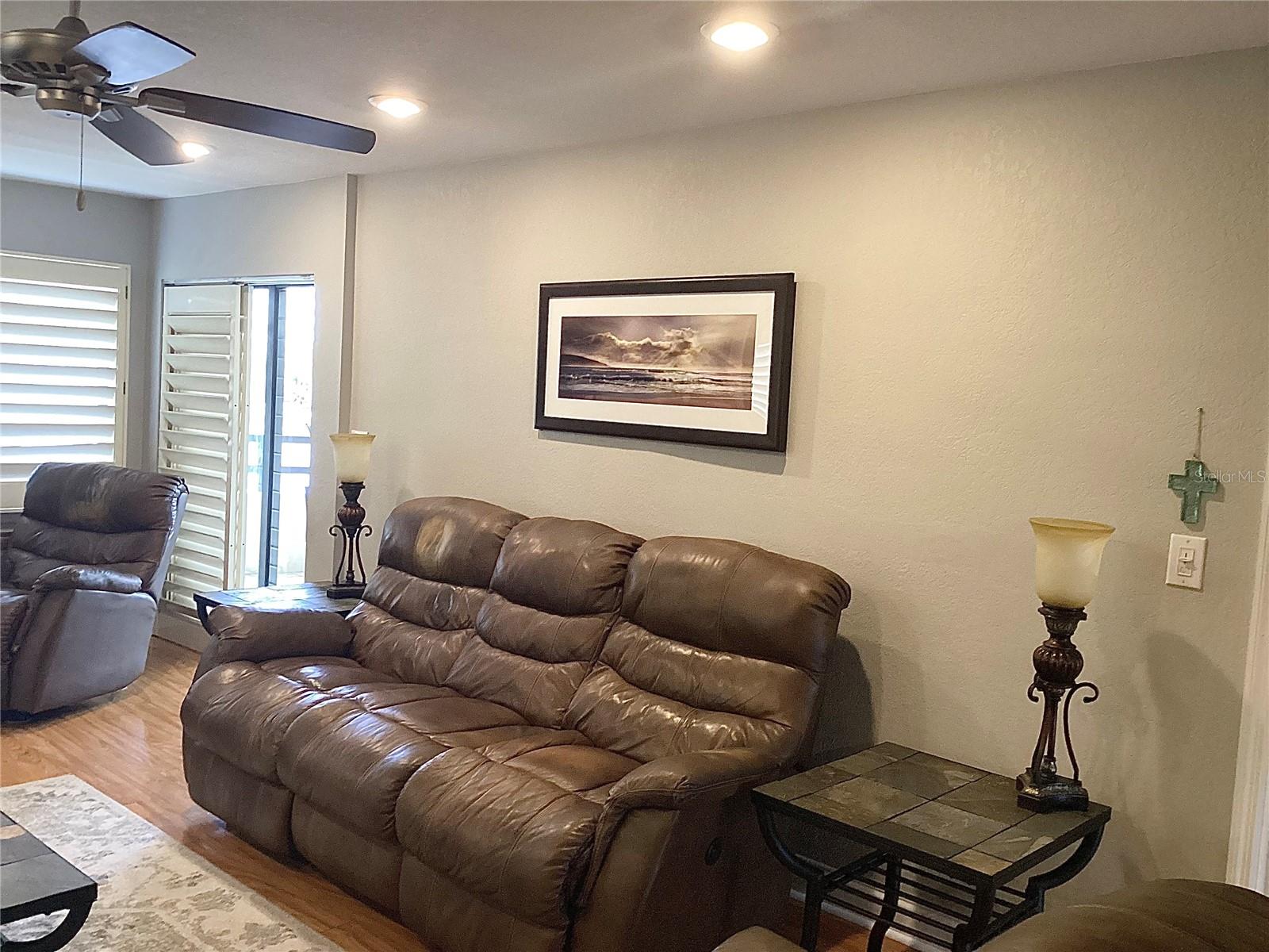 Listing photo id 4 for 120 1st Street E 104