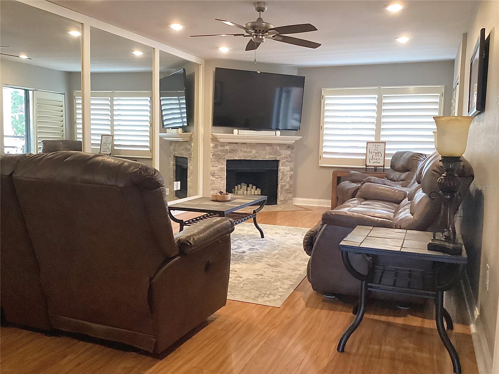 Listing photo id 7 for 120 1st Street E 104