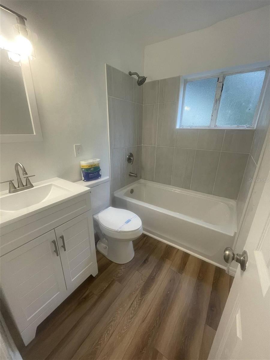 Image 3 of 7 For 1727 Bonita Avenue
