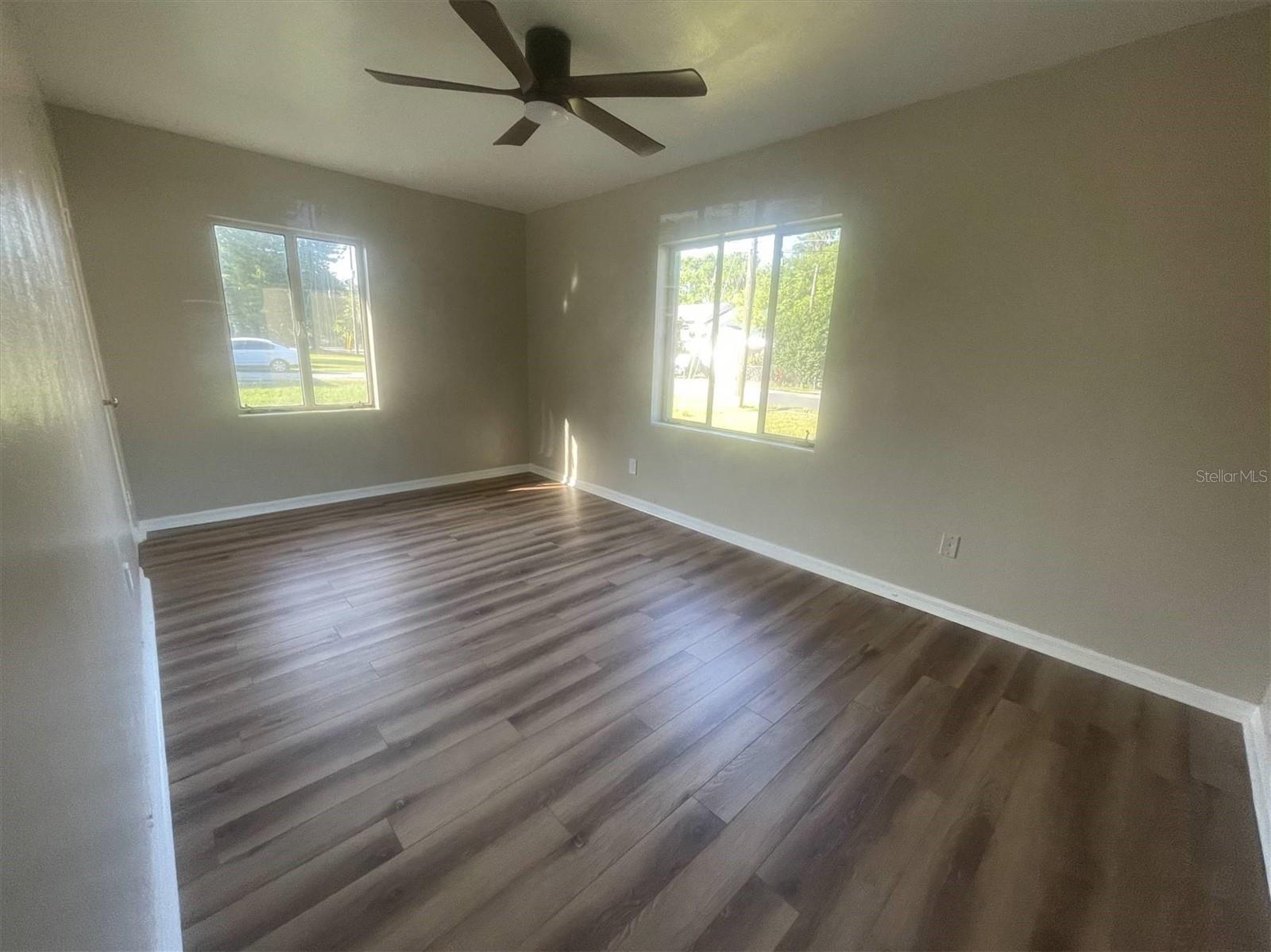 Image 4 of 7 For 1727 Bonita Avenue