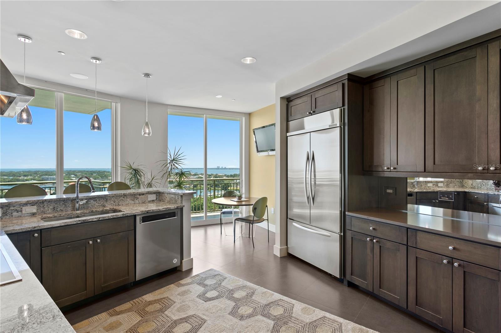 Image 15 of 44 For 450 Knights Run Avenue 1704