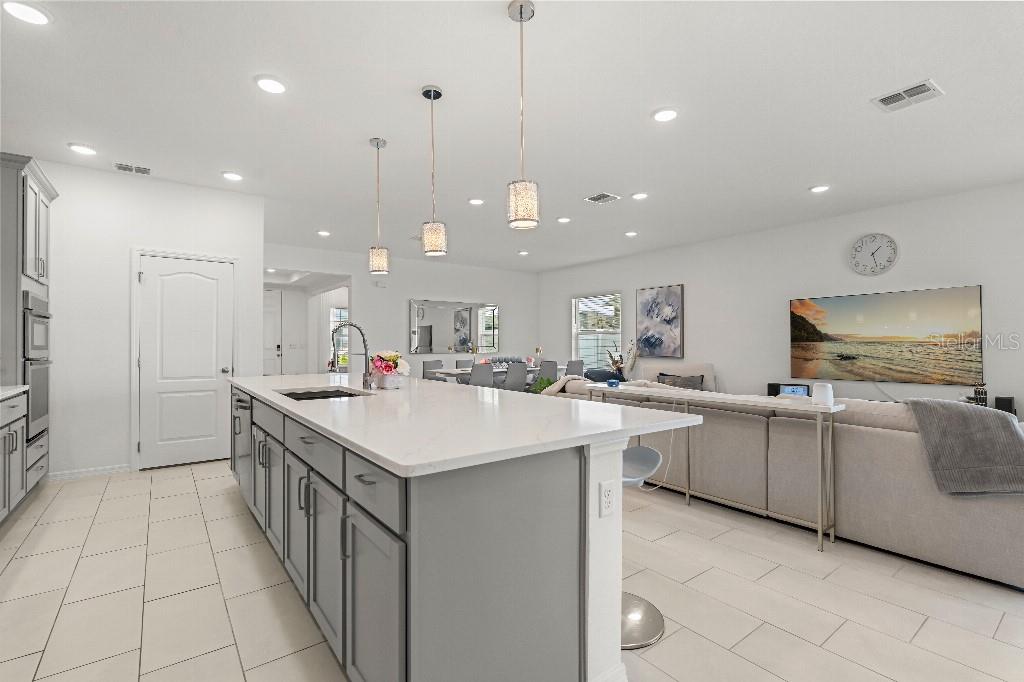 Image 16 of 40 For 921 Fieldstone Way