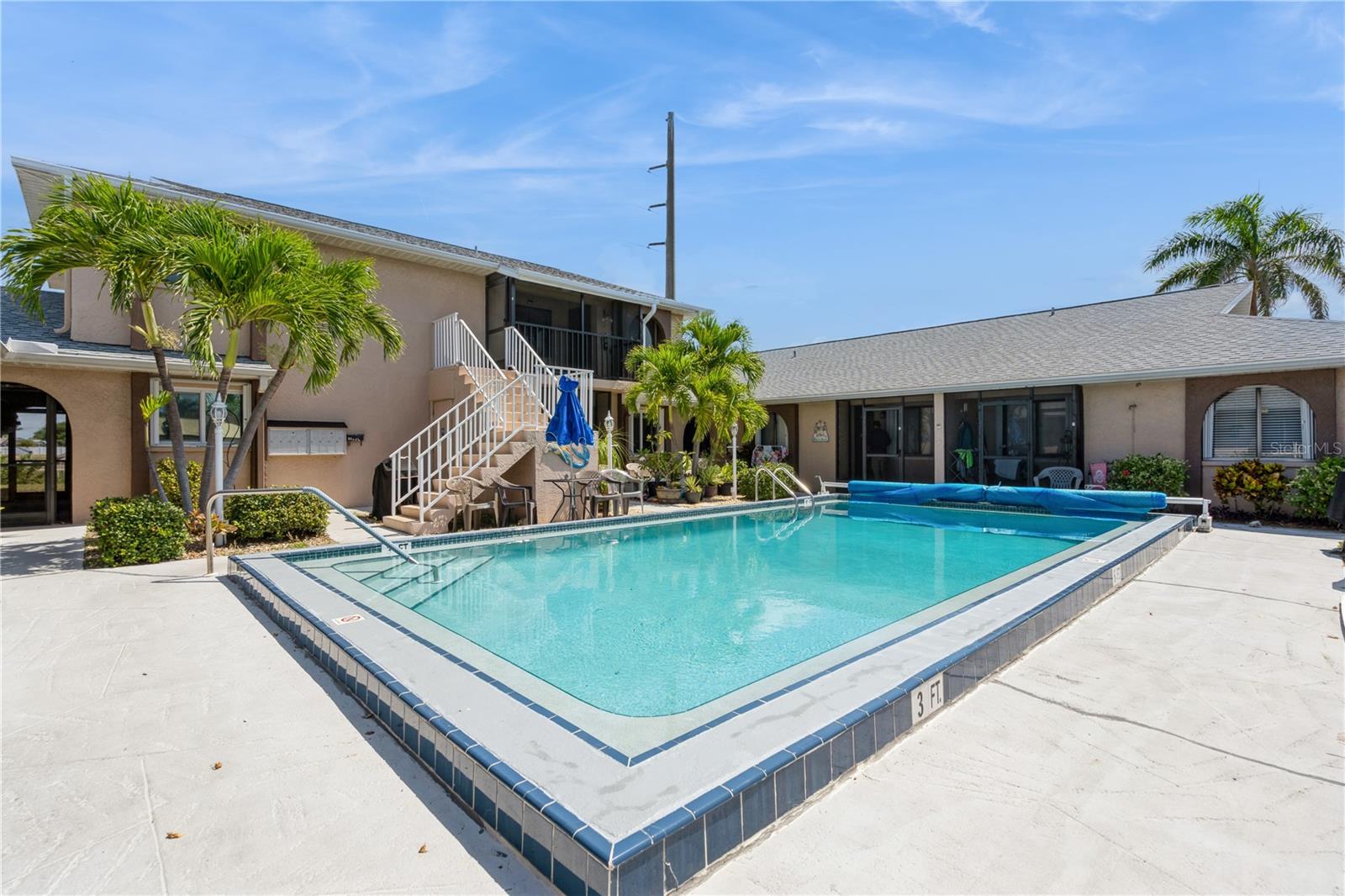 Details for 527 Cape Coral Parkway W 4, CAPE CORAL, FL 33914