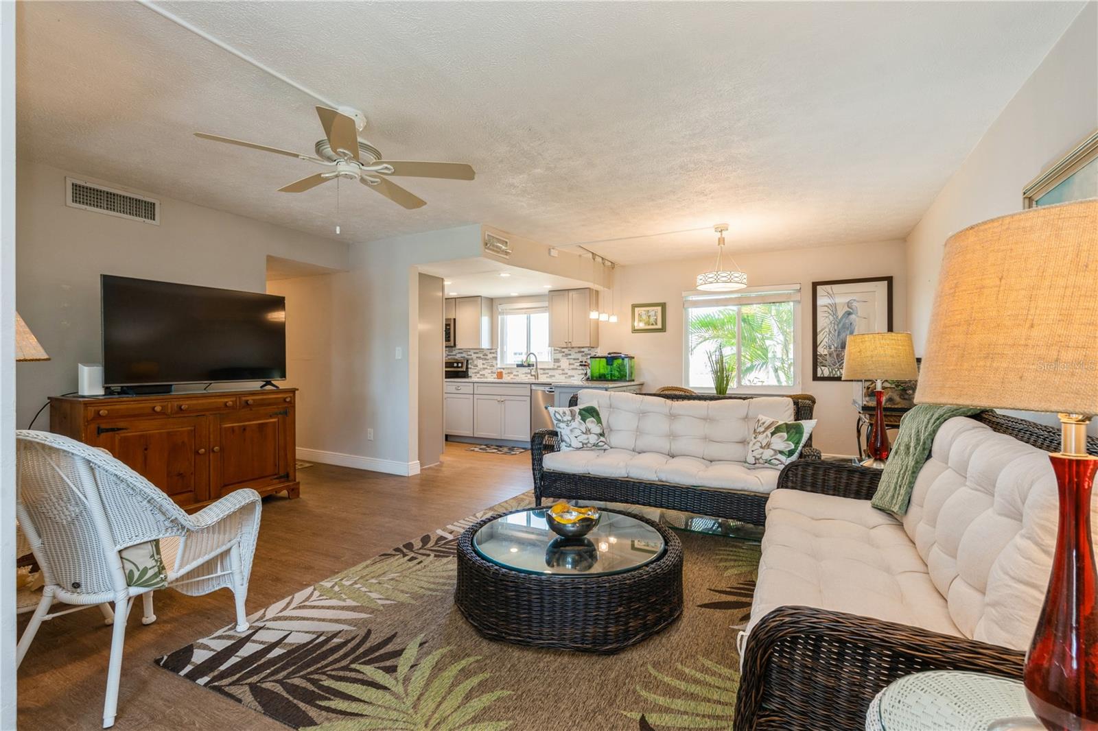 Image 12 of 35 For 527 Cape Coral Parkway W 4