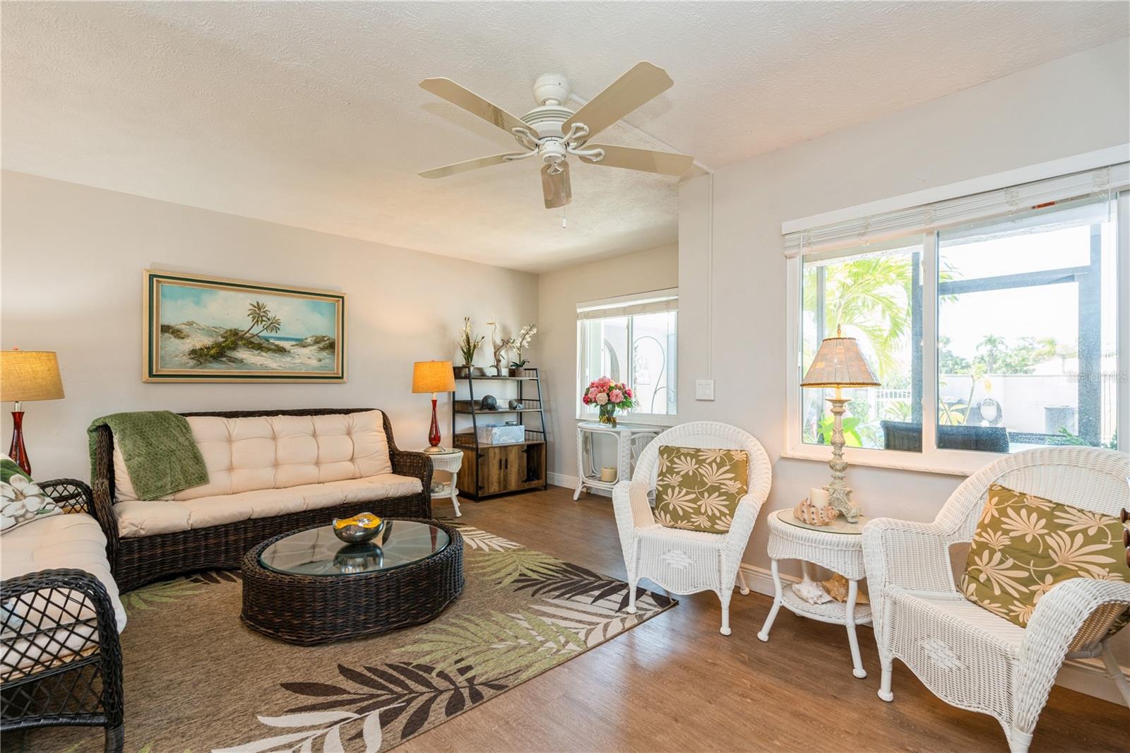 Image 14 of 35 For 527 Cape Coral Parkway W 4