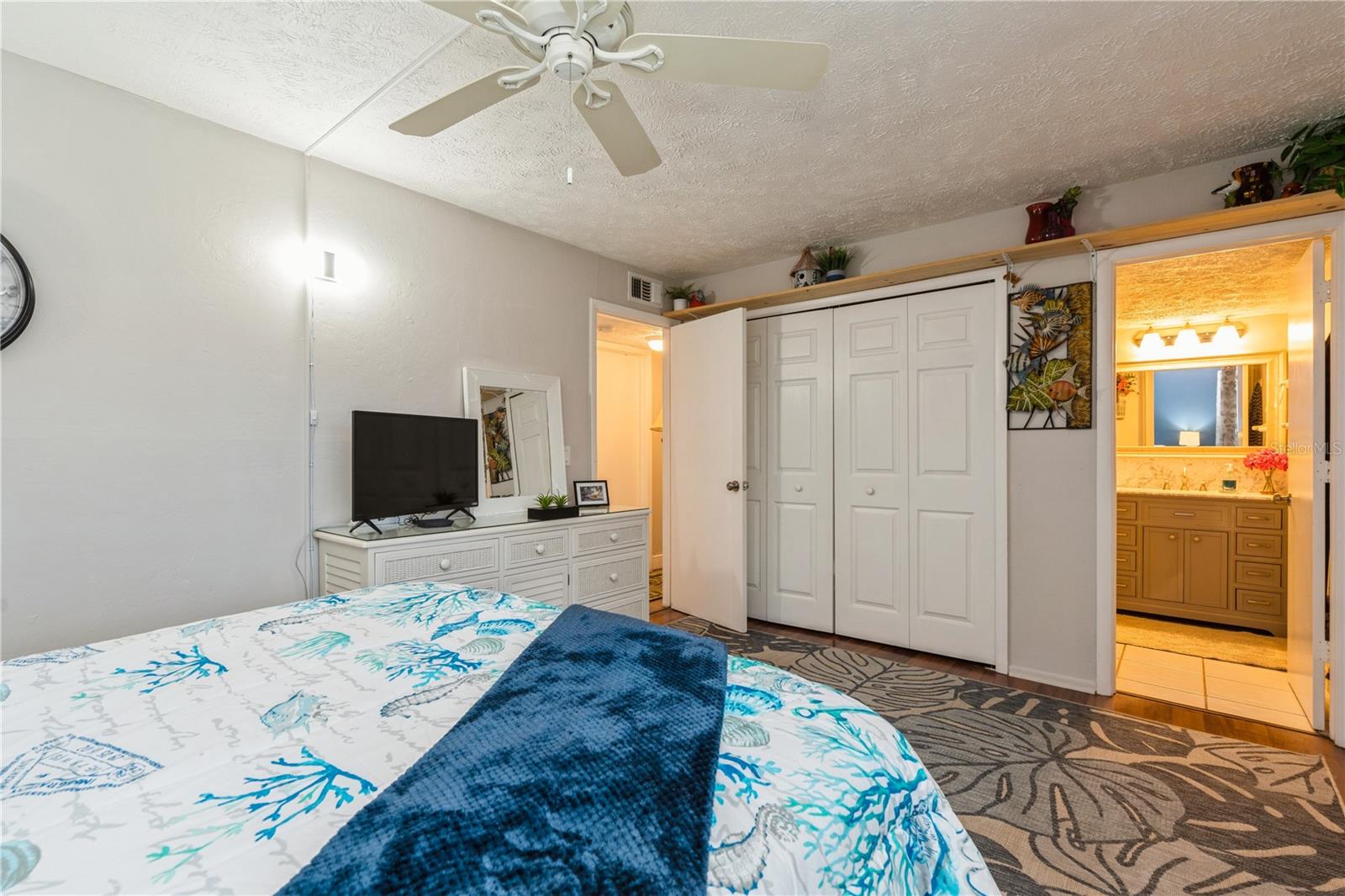Image 19 of 35 For 527 Cape Coral Parkway W 4