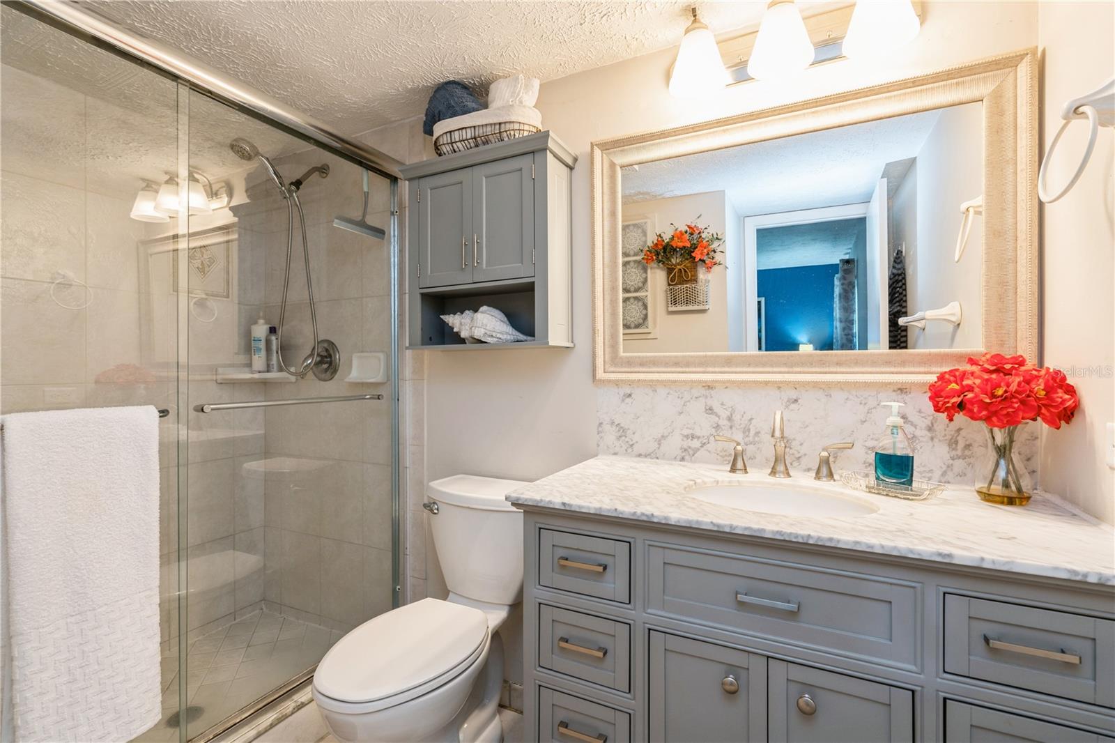 Image 20 of 35 For 527 Cape Coral Parkway W 4