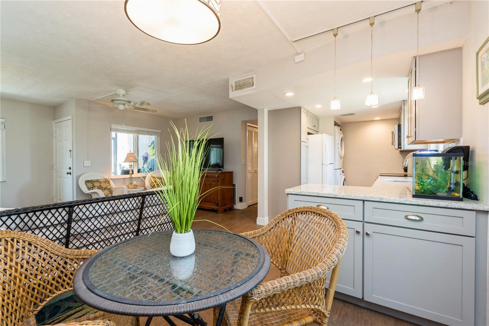 Image 9 of 35 For 527 Cape Coral Parkway W 4