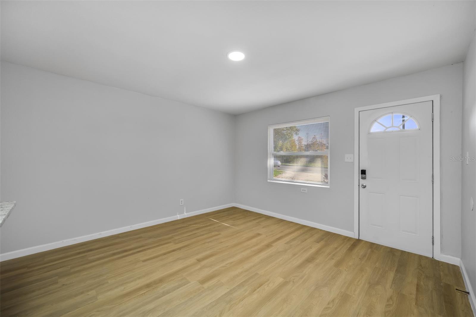 Listing photo id 1 for 5106 Columbus Drive A