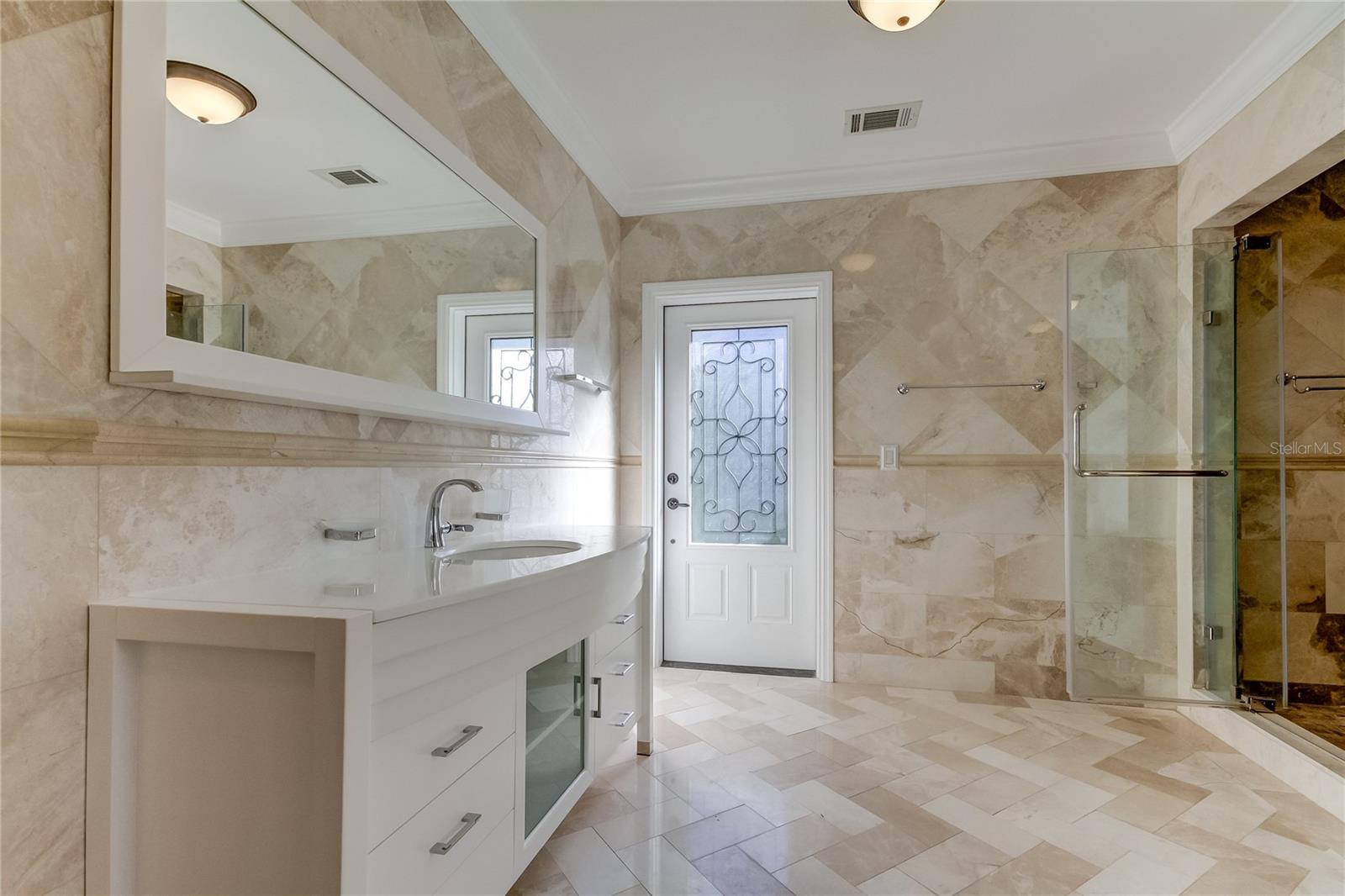 Image 40 of 88 For 1089 Virginia Street