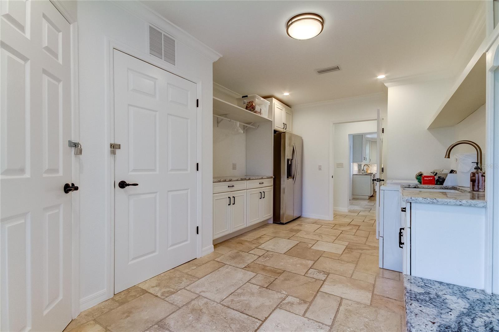 Image 79 of 88 For 1089 Virginia Street