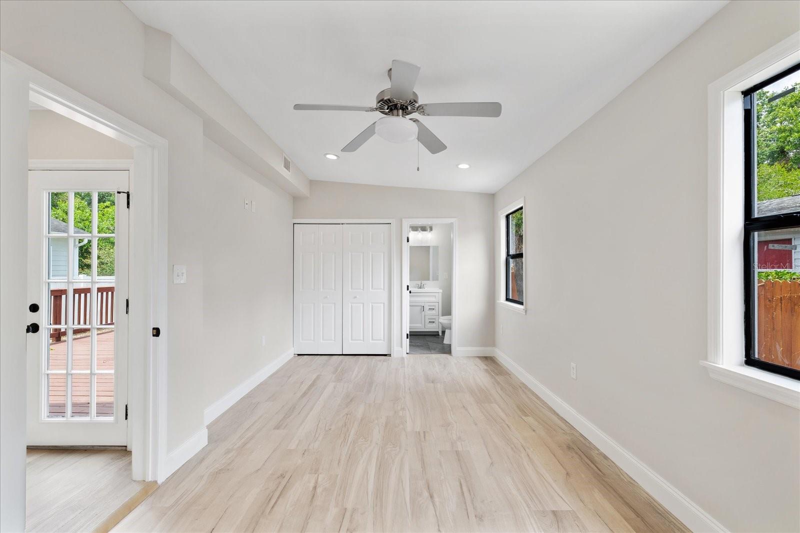 Image 10 of 25 For 1010 Flora Street
