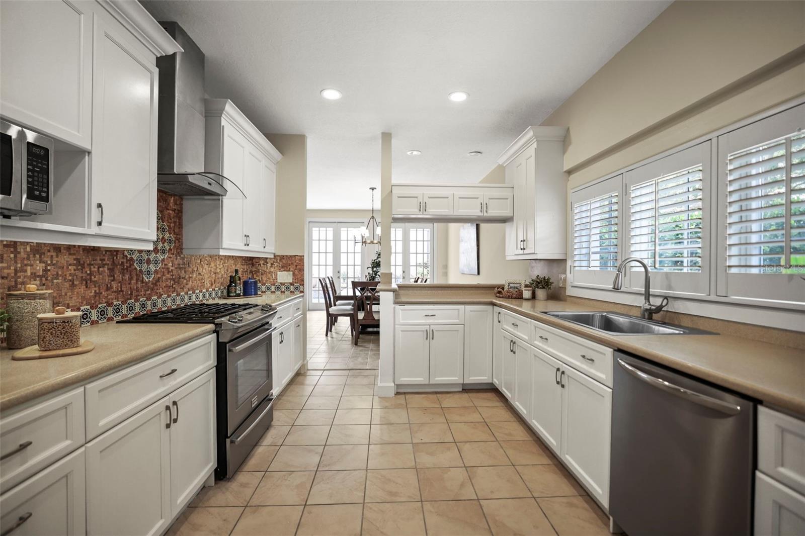 Image 10 of 66 For 4941 Bayshore Boulevard