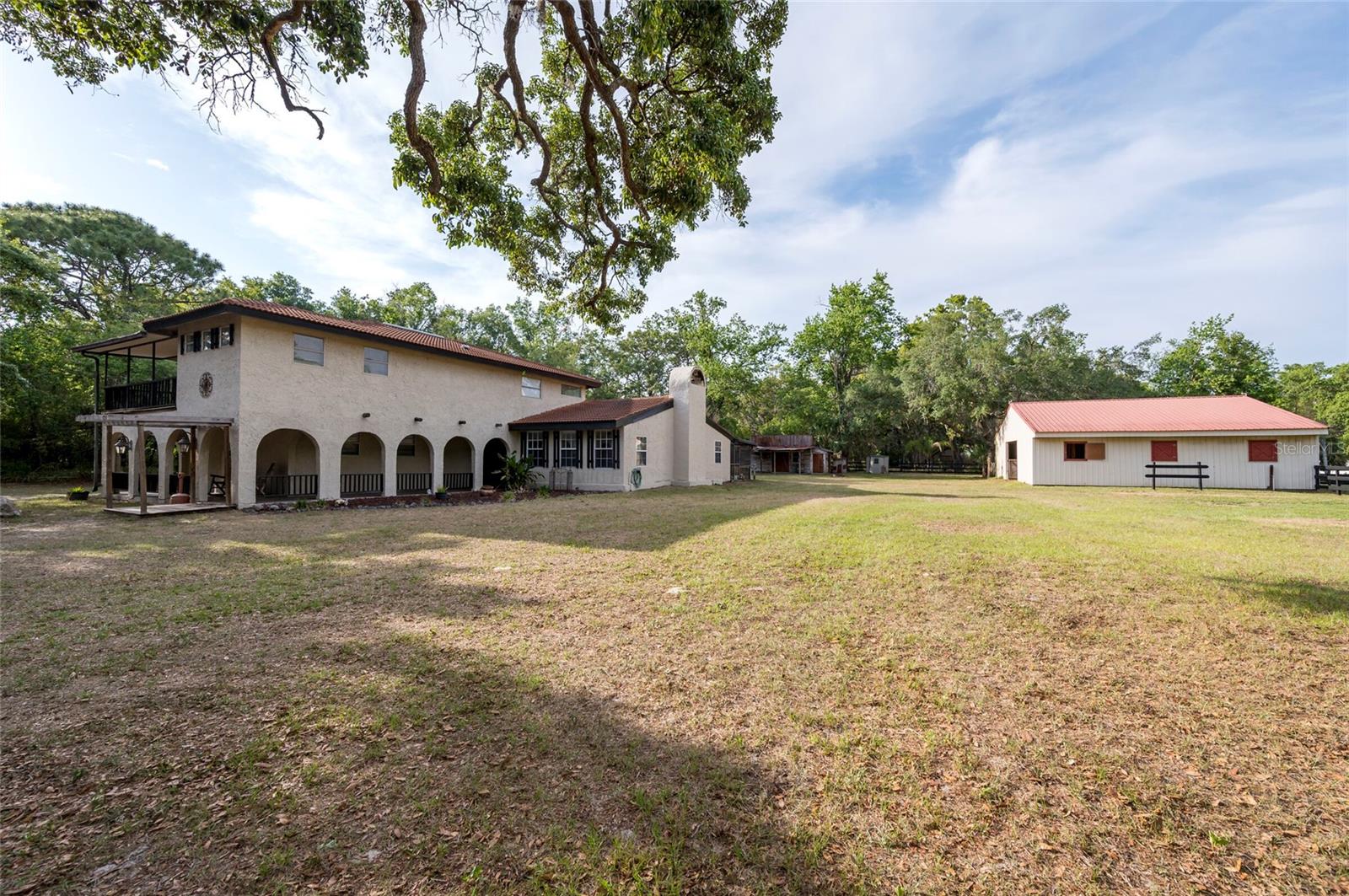 Listing photo id 17 for 12311 Oakwood Drive