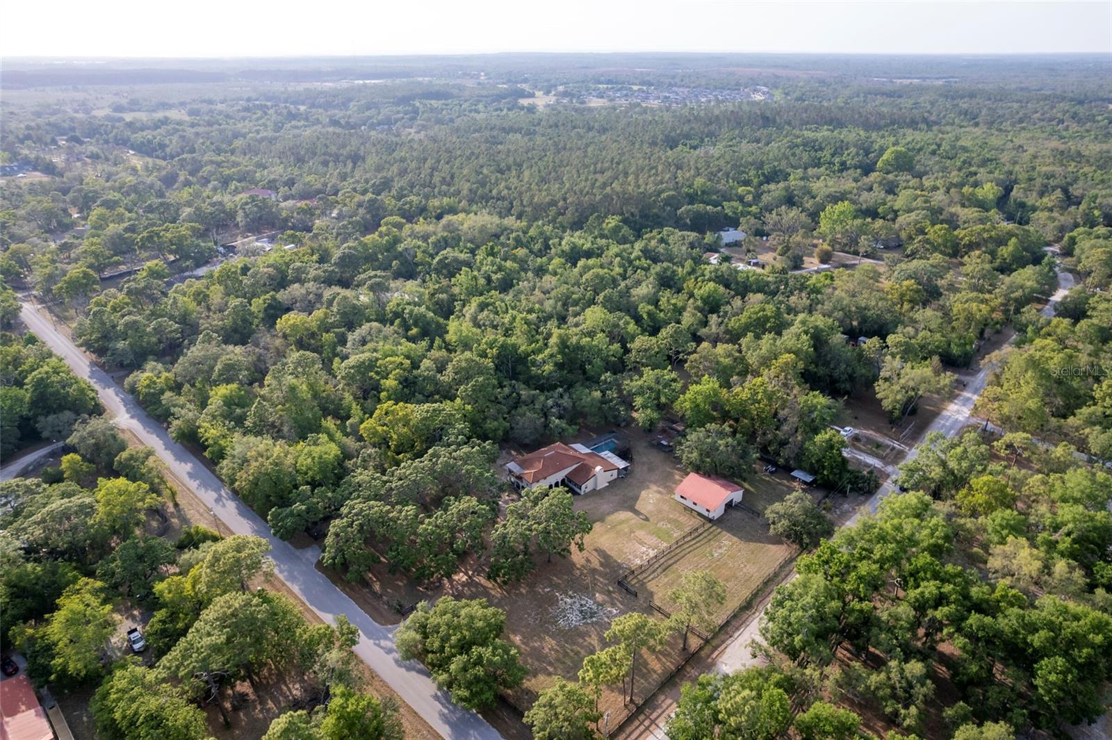 Listing photo id 0 for 12311 Oakwood Drive
