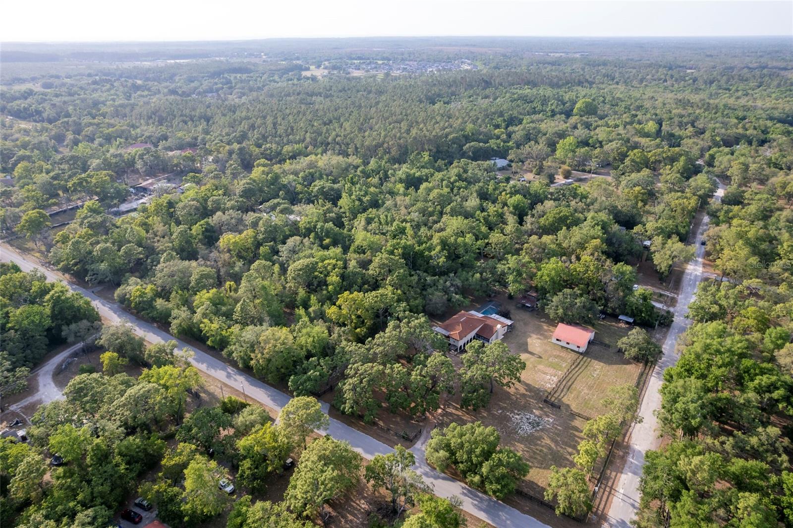Listing photo id 1 for 12311 Oakwood Drive