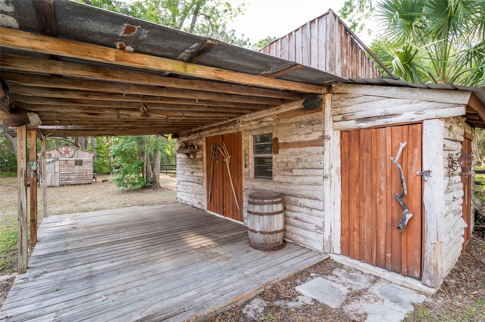 Listing photo id 29 for 12311 Oakwood Drive