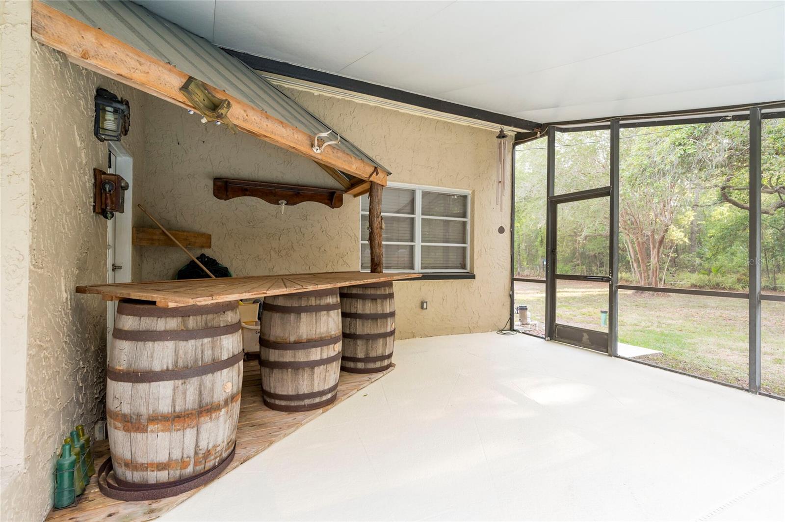 Listing photo id 37 for 12311 Oakwood Drive